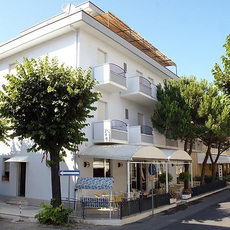 Hotel Lora Rimini Exterior photo